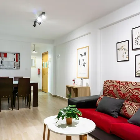 Comodo De 3 Málaga